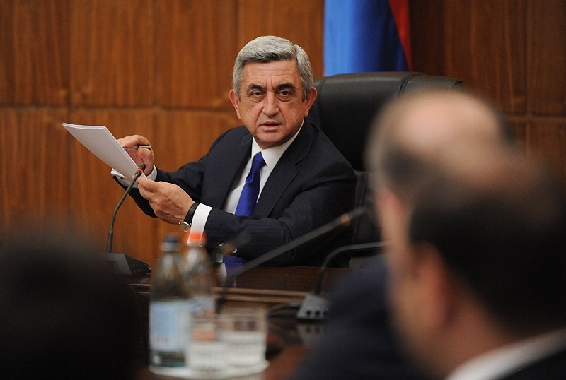 Armenia -- President Serzh Sargsyan rebukes senior government officials for practicing kickbacks, Yerevan, 15Sep2012