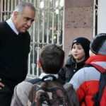 Raffi Hovhannisian campaigns in 2013 Presidential Elections by Meeting People on the Streets