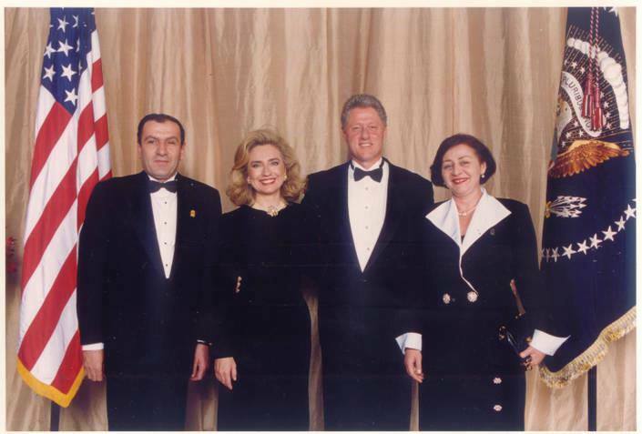 Bill Clinton meets Levon Ter-Petrossian at the White House, August 1994